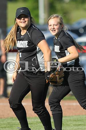 Bauxite @ Harmony Grove softball 4-21-2015 (©Justin Manning) JWM_0371