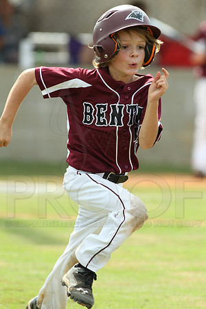 Benton-Midkiff vs. Bryant-Griffin 8 year old (Cal Ripken) 7-20-2014 (©Justin Manning) JWM_115