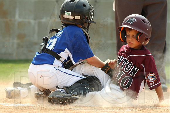 Benton-Midkiff vs. Bryant-Griffin 8 year old (Cal Ripken) 7-20-2014 (©Justin Manning) JWM_197