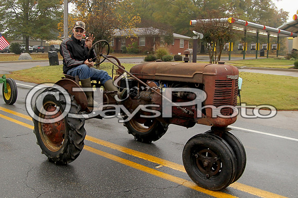 East End Parade 11-4-17_JWM0123