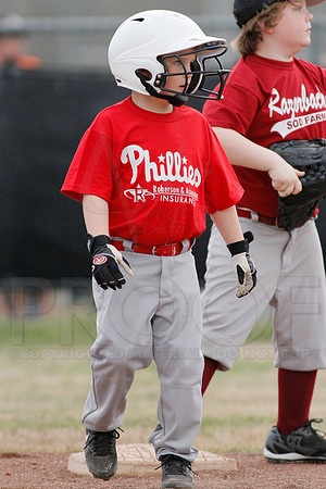 Phillies vs. Razorbacks 5-6 year old baseball 4-3-2014 (© Justin Manning) JWM_0126