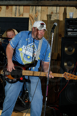 Midnight Hurricanes live at Boogies Bar and Grill 6-14-2014 (© Justin Manning) JWM_0100