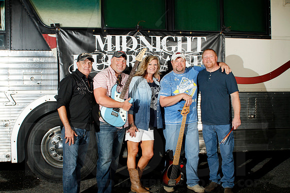 Midnight Hurricanes live at Boogies Bar and Grill 6-14-2014 (© Justin Manning) JWM_0014
