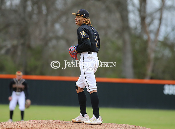 Dequeen @ Malvern baseball 3-18-22_JWM_0121