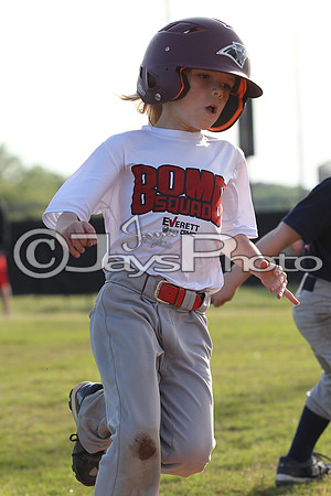 Bomb Squad vs Tigers 6-7 year old (Pitching Machine) 4-27-2015 (©Justin Manning) JWM_0133
