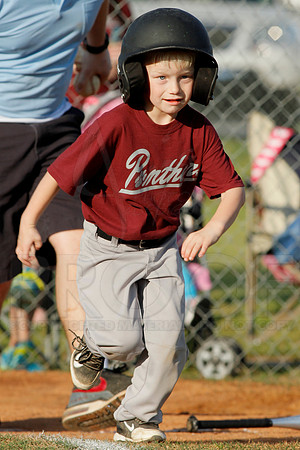 Panthers @ Mets 5-6 year old baseball 4-22-2014 (© Justin Manning) JWM_0066