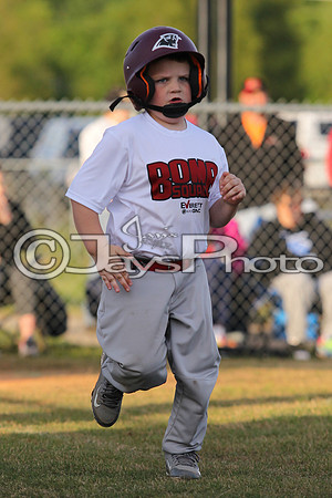 Bomb Squad vs Tigers 6-7 year old (Pitching Machine) 4-27-2015 (©Justin Manning) JWM_0213