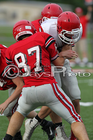Glen Rose towel game (preseason football red-white game) 5-28-2015 (©Justin Manning) JWM_0085