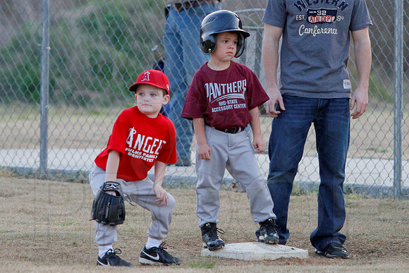 T-ball Angels vs Panthers 3-28-13 (© Justin Manning) JWM0023