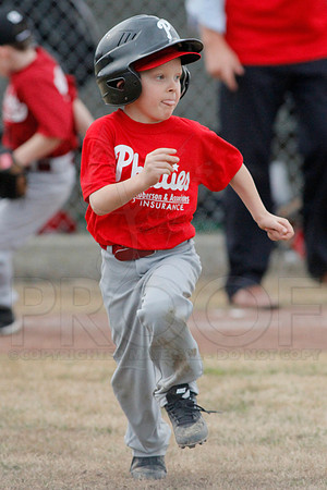 Phillies vs. Razorbacks 5-6 year old baseball 4-3-2014 (© Justin Manning) JWM_0262