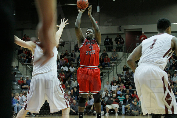 Arkansas State @ UALR Men's Basketball 3-1-2014 (© Justin Manning) JWM_0341