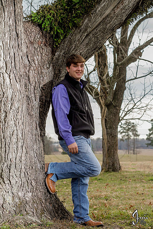 Austin Hicks senior pictures 12-29-13 (�Justin Manning) (�Justin Manning) (�Justin Manning) JWM_0022
