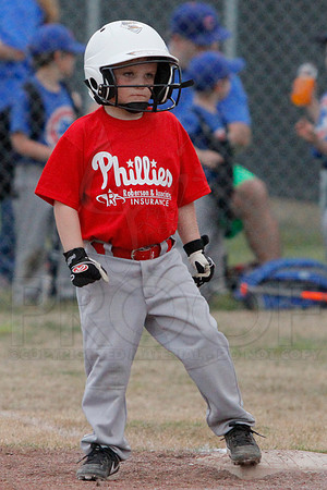 Phillies vs. Razorbacks 5-6 year old baseball 4-3-2014 (© Justin Manning) JWM_0308