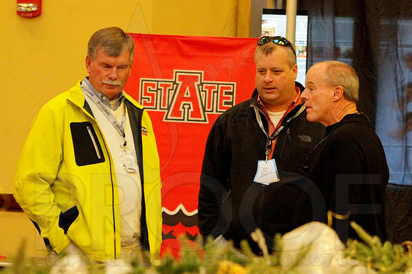 Player welcoming to hotel 1-1-14 (©Justin Manning) (©Justin Manning) JWM_0092