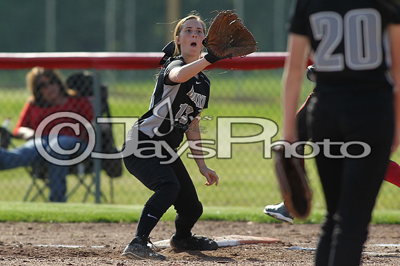 Bauxite @ Harmony Grove softball 4-21-2015 (©Justin Manning) JWM_0276