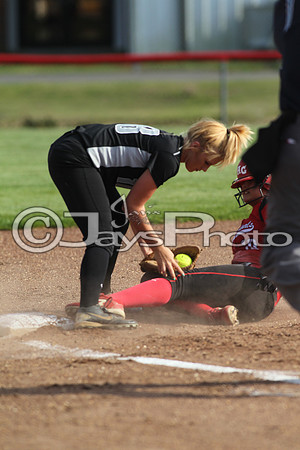 Bauxite @ Harmony Grove softball 4-21-2015 (©Justin Manning) JWM_0123