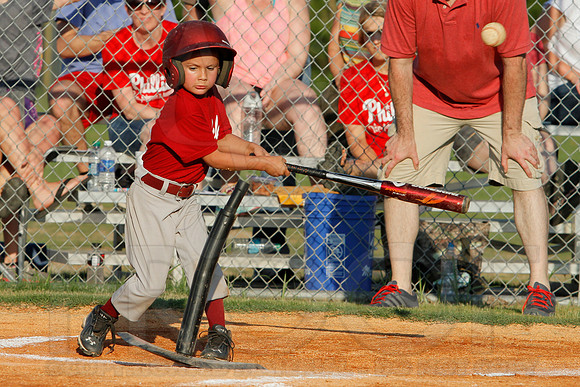 Phillies vs. Razorbacks 5-6 year old baseball 6-3-2014 (© Justin Manning) JWM_0194