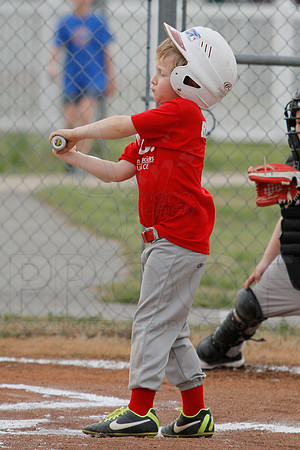 Phillies vs. Razorbacks 5-6 year old baseball 4-3-2014 (© Justin Manning) JWM_0013