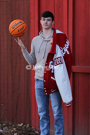 Brayden Lyons senior pictures 12-23-19_0030