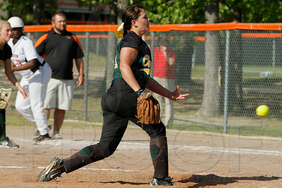 Ouachita @ Malvern Softball 5-6-2014 (© Justin Manning) JWM_0151