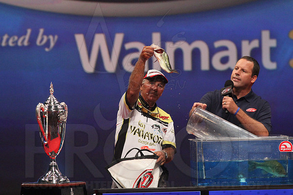 FLW Forrest Wood Cup Day final day 8-18-13 (© Justin Manning) JWM0287
