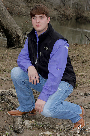 Austin Hicks senior pictures 12-29-13 (�Justin Manning) (�Justin Manning) (�Justin Manning) JWM_0033