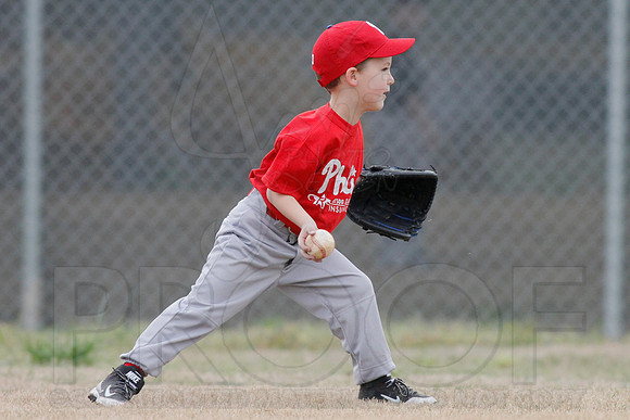 Phillies vs. Razorbacks 5-6 year old baseball 4-3-2014 (© Justin Manning) JWM_0061