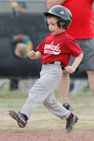 Phillies vs. Razorbacks 5-6 year old baseball 4-3-2014 (© Justin Manning) JWM_0067