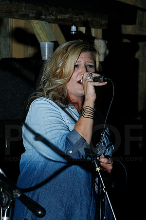 Midnight Hurricanes live at Boogies Bar and Grill 6-14-2014 (© Justin Manning) JWM_0041