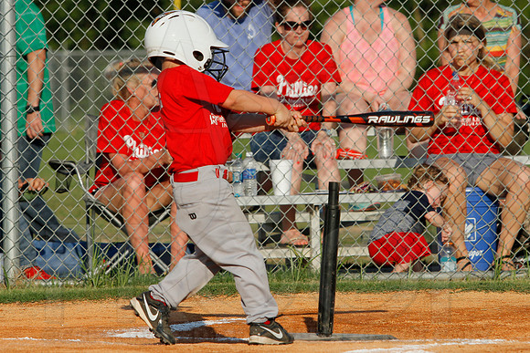Phillies vs. Razorbacks 5-6 year old baseball 6-3-2014 (© Justin Manning) JWM_0178