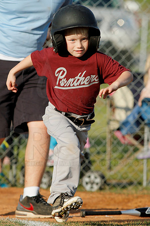 Panthers @ Mets 5-6 year old baseball 4-22-2014 (© Justin Manning) JWM_0067