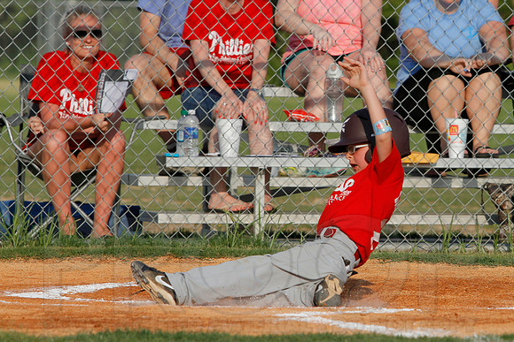 Phillies vs. Razorbacks 5-6 year old baseball 6-3-2014 (© Justin Manning) JWM_0106
