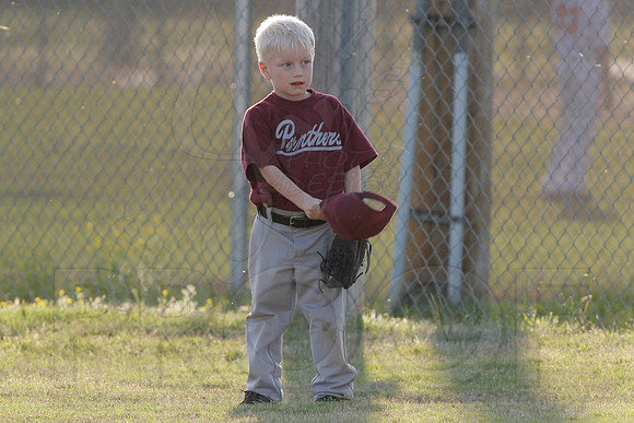 Panthers @ Mets 5-6 year old baseball 4-22-2014 (© Justin Manning) JWM_0174