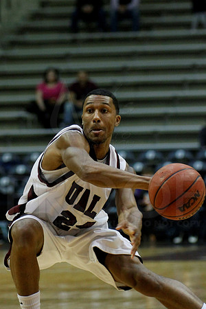 FAU @ UALR 1-24-13 (Justin Manning)0039