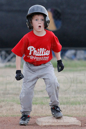 Phillies vs. Razorbacks 5-6 year old baseball 4-3-2014 (© Justin Manning) JWM_0015