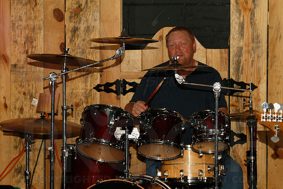 Midnight Hurricanes live at Boogies Bar and Grill 6-14-2014 (© Justin Manning) JWM_0114