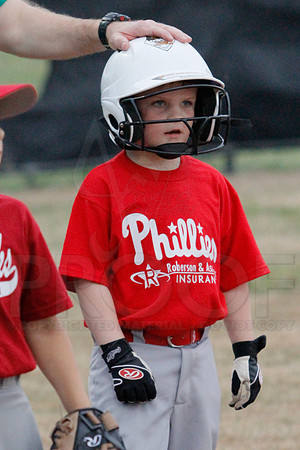 Phillies vs. Razorbacks 5-6 year old baseball 4-3-2014 (© Justin Manning) JWM_0336