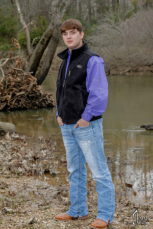Austin Hicks senior pictures 12-29-13 (�Justin Manning) (�Justin Manning) (�Justin Manning) JWM_0025