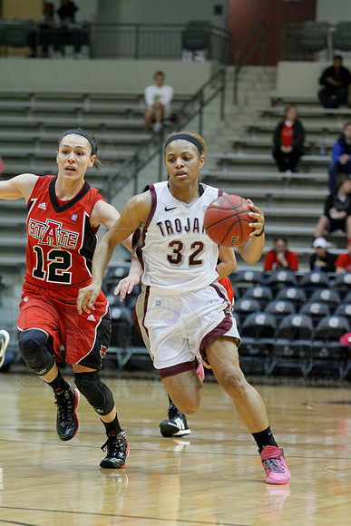 ASU @ UALR 3-2-130064 (©Justin Manning)