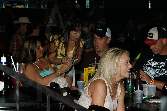Midnight Hurricanes live at Boogies Bar and Grill 6-15-2014 (© Justin Manning) JWM_0281