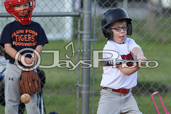 Bomb Squad vs Tigers 6-7 year old (Pitching Machine) 4-27-2015 (©Justin Manning) JWM_0063