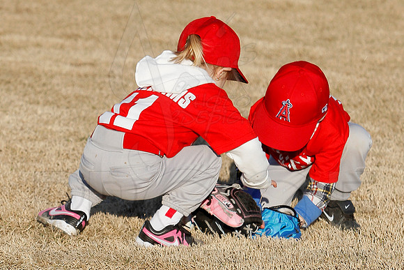 T-ball Angel's & Rangers 3-26-13 (© Justin Manning) JWM0072