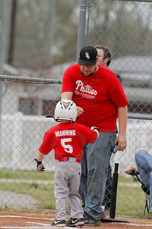 Phillies vs. Razorbacks 5-6 year old baseball 4-3-2014 (© Justin Manning) JWM_0178