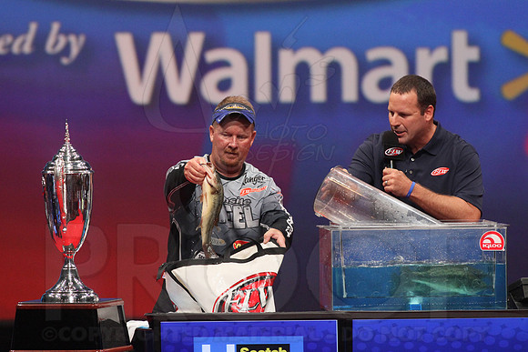 FLW Forrest Wood Cup Day final day 8-18-13 (© Justin Manning) JWM0311