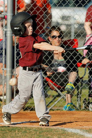 Panthers @ Mets 5-6 year old baseball 4-22-2014 (© Justin Manning) JWM_0050