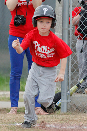 Phillies vs. Razorbacks 5-6 year old baseball 4-3-2014 (© Justin Manning) JWM_0227