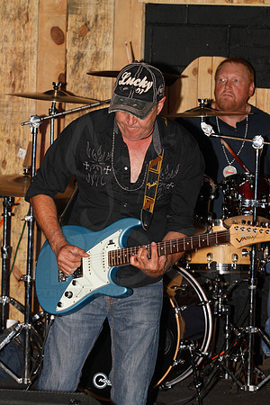 Midnight Hurricanes live at Boogies Bar and Grill 6-15-2014 (© Justin Manning) JWM_0195