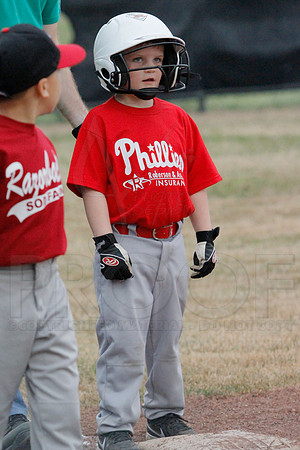 Phillies vs. Razorbacks 5-6 year old baseball 4-3-2014 (© Justin Manning) JWM_0338