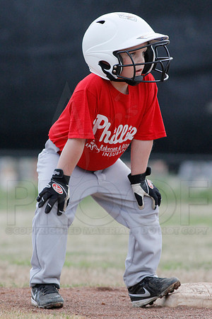 Phillies vs. Razorbacks 5-6 year old baseball 4-3-2014 (© Justin Manning) JWM_0140