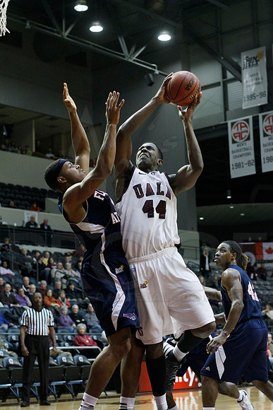 FAU @ UALR 1-24-13 (Justin Manning)0098